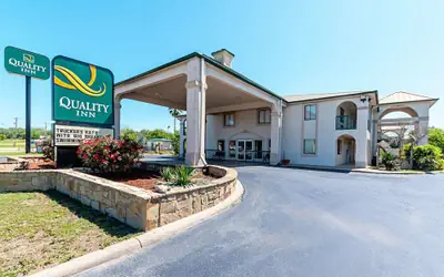 Quality Inn Three Rivers