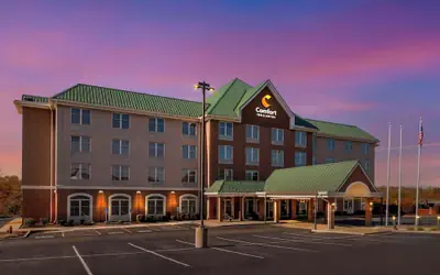 Comfort Inn & Suites Cuyahoga Falls - Akron
