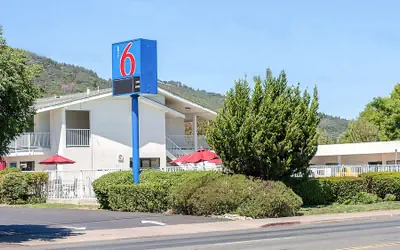 Motel 6 Ukiah, CA