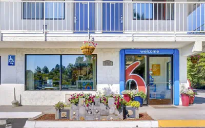 Motel 6 Medford, OR