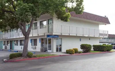 Super 8 by Wyndham Turlock