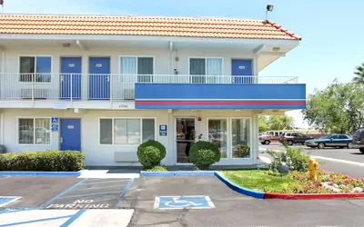 Motel 6 Lancaster, CA