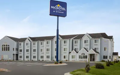 Microtel Inn & Suites by Wyndham Lincoln