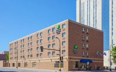 Holiday Inn Express Hotel & Suites Downtown Minneapolis by IHG