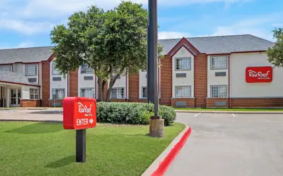 Red Roof Inn & Suites Euless - DFW Airport Southwest