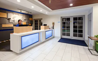 Holiday Inn Express Hotel & Suites San Diego-Escondido by IHG