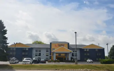 Comfort Inn & Suites Maumee - Toledo (I80-90)