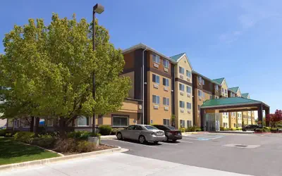 Crystal Inn Hotel & Suites Midvalley