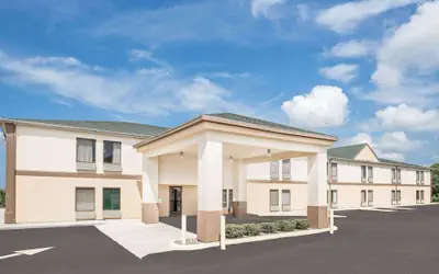 Super 8 by Wyndham Galesburg