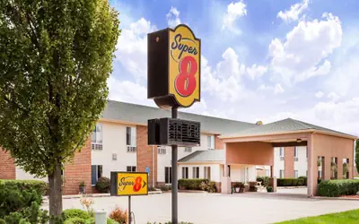 Super 8 by Wyndham Pekin/Peoria Area