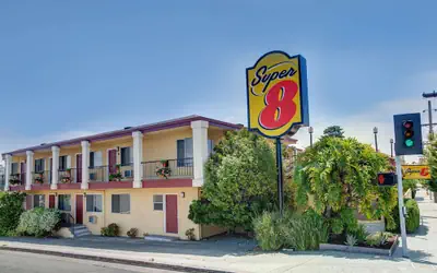 Super 8 by Wyndham Santa Cruz Beach