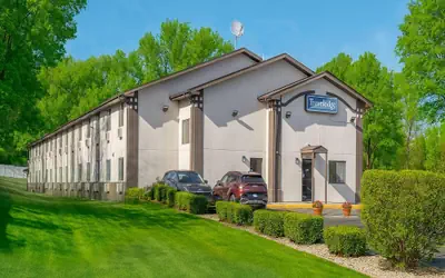 Travelodge by Wyndham Muskegon