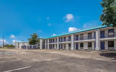 Motel 6 Pensacola, FL - NAS