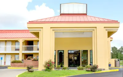 Super 8 by Wyndham Madison/Ridgeland Area