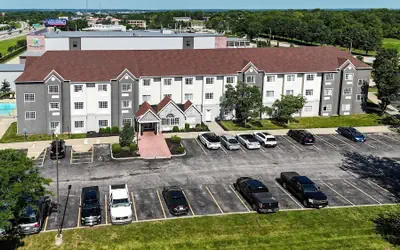 Sonesta Essential Hotels & Suites Kansas City/Blue Springs