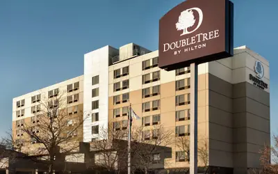 DoubleTree by Hilton St. Paul East