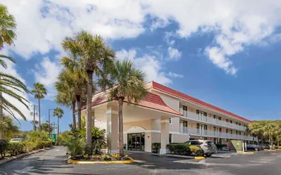 Quality Inn & Suites St Augustine Beach Area