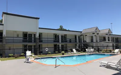 Quality Inn Dalton East