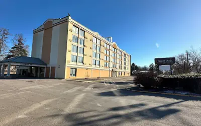 Finger Lakes Inn & Suites