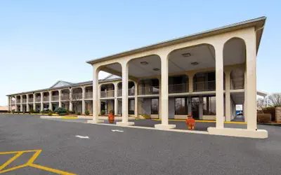 Days Inn by Wyndham Columbia Kentucky