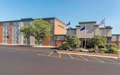 Sonesta Hotel Grand Rapids Airport