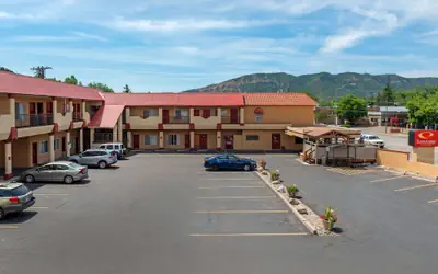 Econo Lodge  Inn & Suites Durango