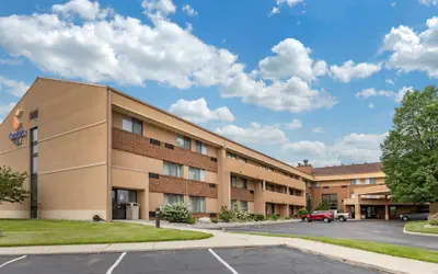 Comfort Inn Lansing West
