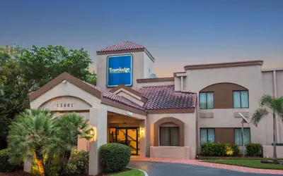 Travelodge by Wyndham Fort Myers Airport