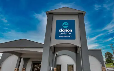 Clarion Pointe Decatur Downtown