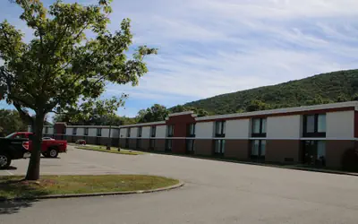 Econo Lodge Inn & Suites Norton - Wise South