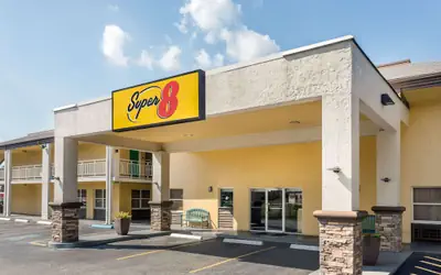 Super 8 by Wyndham Ellenton Bradenton Area