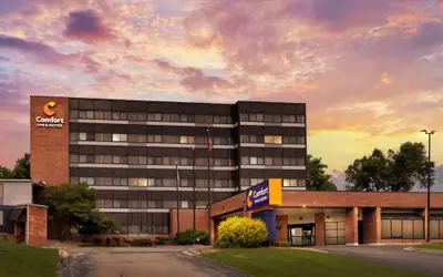 Comfort Inn & Suites Madison - Airport