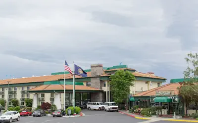 Rogue Regency Inn Medford Airport