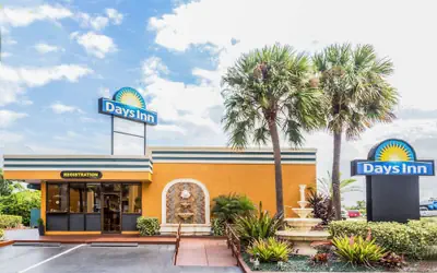 Days Inn by Wyndham Fort Lauderdale-Oakland Park Airport N