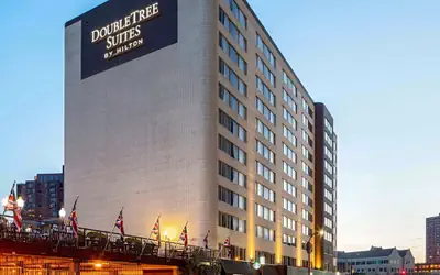 DoubleTree Suites by Hilton Minneapolis Downtown