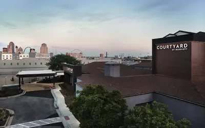 Courtyard by Marriott St. Louis Downtown West
