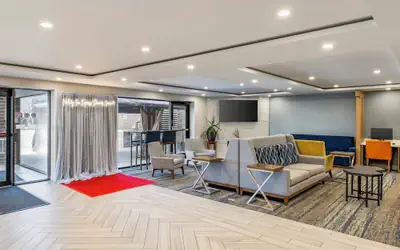 Holiday Inn Express Chicago-Downers Grove by IHG