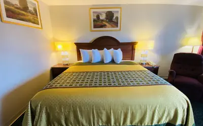 Harrisonville Inn & Suites