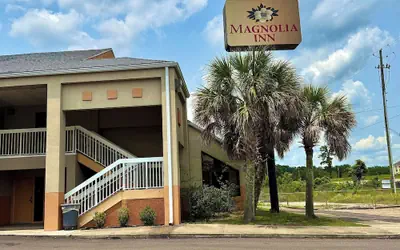 Magnolia Inn Townhouse Hattiesburg MS I-59