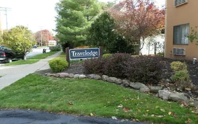 Travelodge by Wyndham Cleveland Lakewood