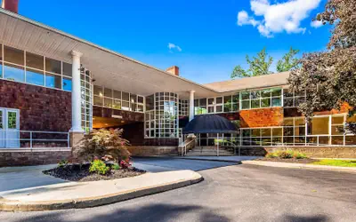 Best Western Plus The Inn & Suites At The Falls