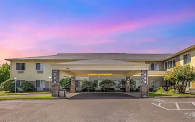 Comfort Suites Near Vancouver Mall