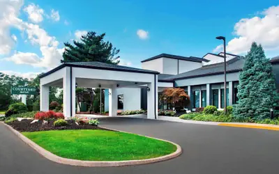 Courtyard by Marriott Newark Liberty International Airport