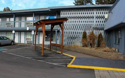 Days Inn by Wyndham Bend