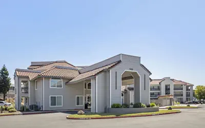 Country Inn & Suites by Radisson, Vallejo Napa Valley, CA