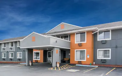 Super 8 by Wyndham Rochester Mayo Clinic Area