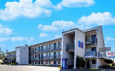 Motel 6 Portland, OR - Southeast