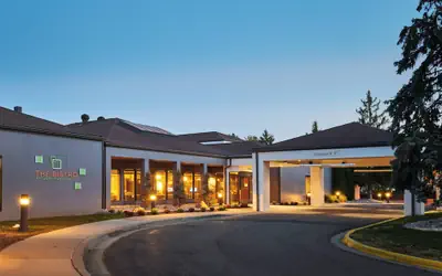 Courtyard by Marriott Detroit Warren