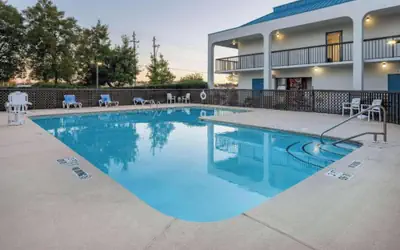 Studio 6 Suites Jacksonville, NC