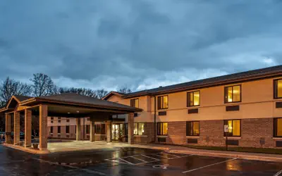 Econo Lodge Inn & Suites Oconto